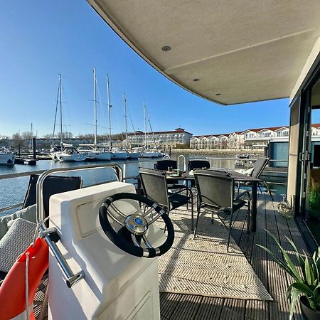 Exklusives Ostsee-Hausboot, Kueche Mit Spueler, Tv, Grosse Sonnenterrasse, 3X Kostenfreie Kfz-Parkplaetze, Klimaanlage, Bis Zu 6 Personen, 2X Baeder, Waschmaschine Boltenhagen  Εξωτερικό φωτογραφία